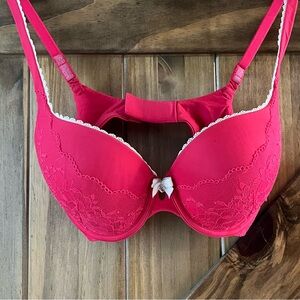 Elegant Red Lace Victoria’s Secret Bra